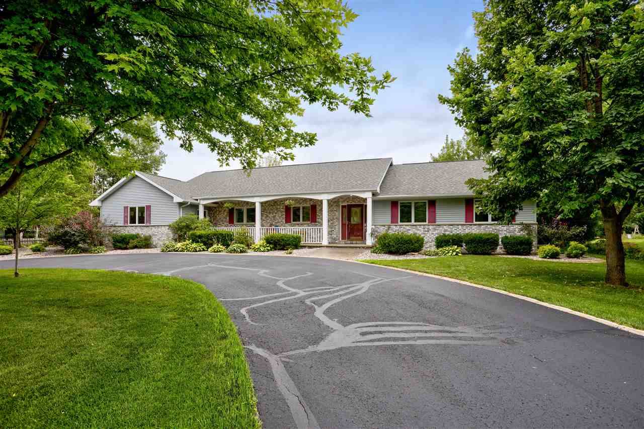 1697 JACOBSEN RD, Neenah, WI 54956