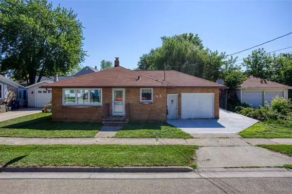85 APPLETON ST, Menasha, WI 54952