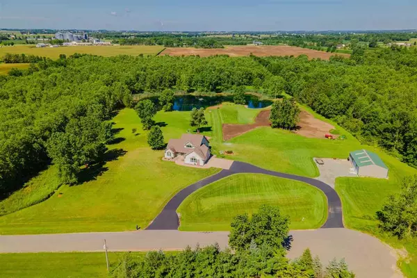 Pulaski, WI 54162-9630,629 BLUEGRASS LN