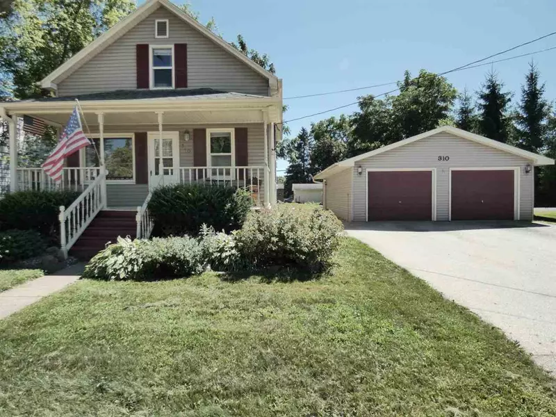 310 W PULASKI ST, Pulaski, WI 54162-9237