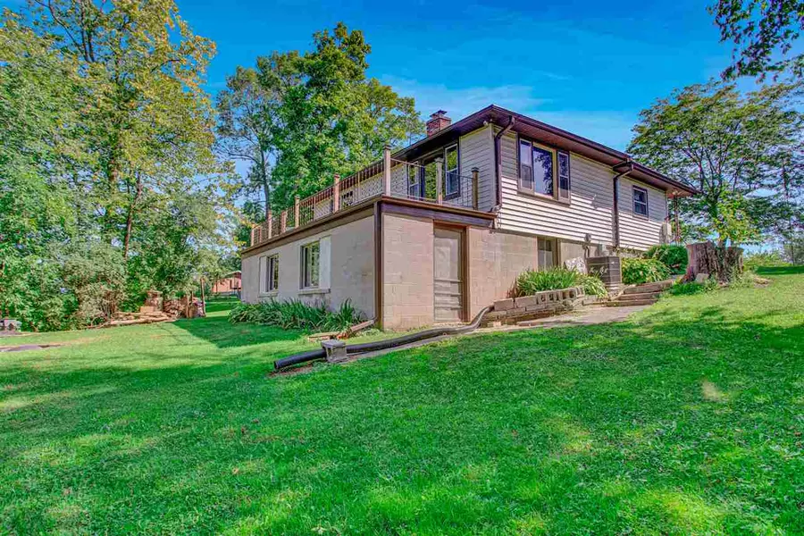 9532 PIGEON LAKE RD, Valders, WI 54245-9502