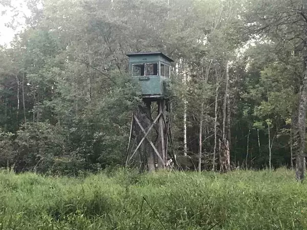 7749 PRAUSA LN, Coleman, WI 54154