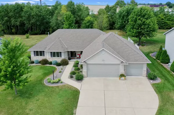 2438 PRAIRIE FLOWER LN, De Pere, WI 54115-9373