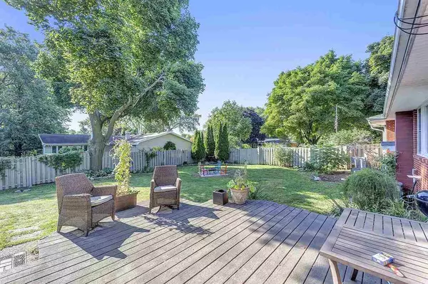 Green Bay, WI 54301,3511 DELAHAUT ST