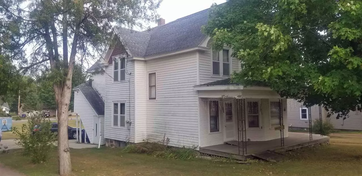 908 N MAIN ST, Marion, WI 54950