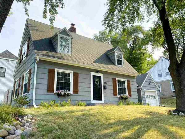 701 ALLOUEZ TER, Green Bay, WI 54301-2308