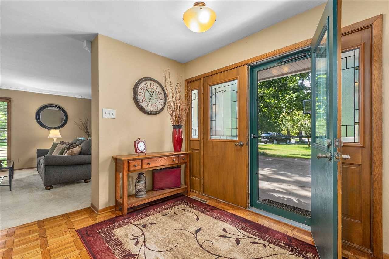Appleton, WI 54914,12 HYCREST CT