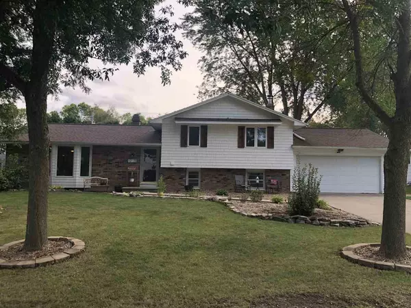 600 E BRIAR LN, Green Bay, WI 54301-1120