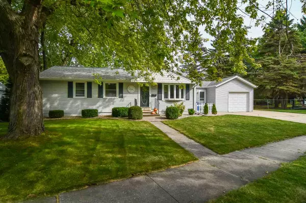531 CLOVER LN, Green Bay, WI 54301-1728