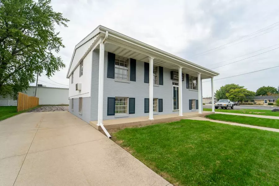 1111 MAPLE ST, Neenah, WI 54956
