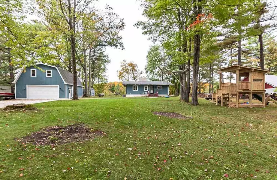 N5231 R-1 LN, Wallace, MI 49893