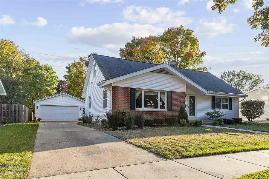 919 W BROWNING ST, Appleton, WI 54914