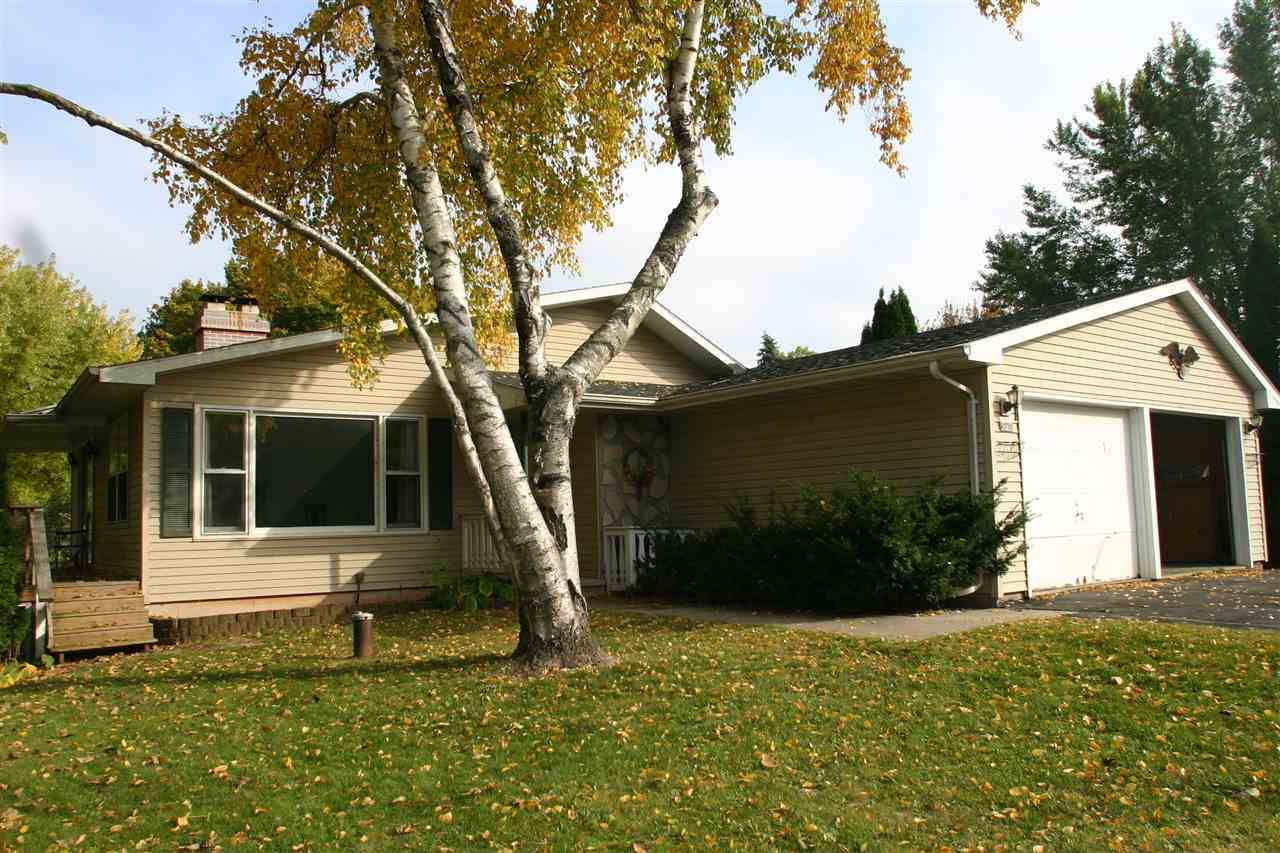 4330 CARLET DR, Oshkosh, WI 54904-9351