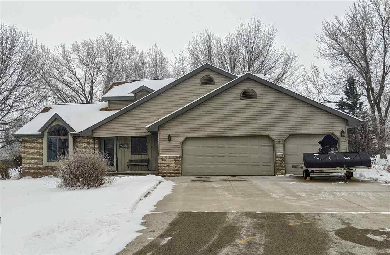 W5625 MARK CT, Appleton, WI 54915-8164