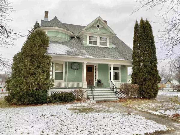 525 COLLE ST, Luxemburg, WI 54217