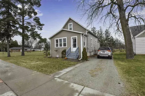 Pulaski, WI 54162-9204,220 E PULASKI ST