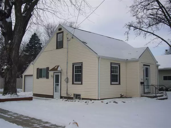 1857 HUBBARD ST, Oshkosh, WI 54902-6848