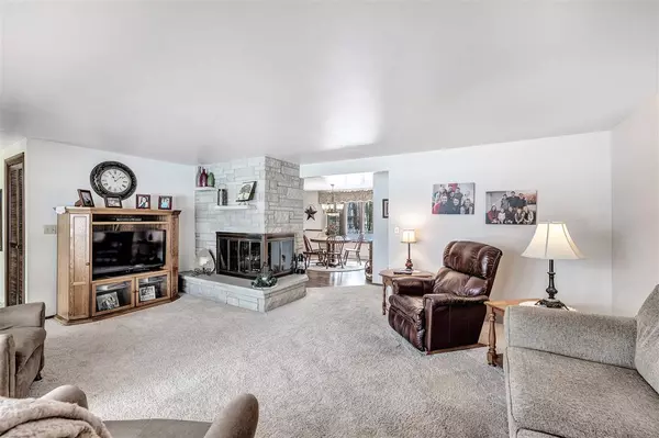 Pulaski, WI 54162-9407,232 E GLENBROOK DR