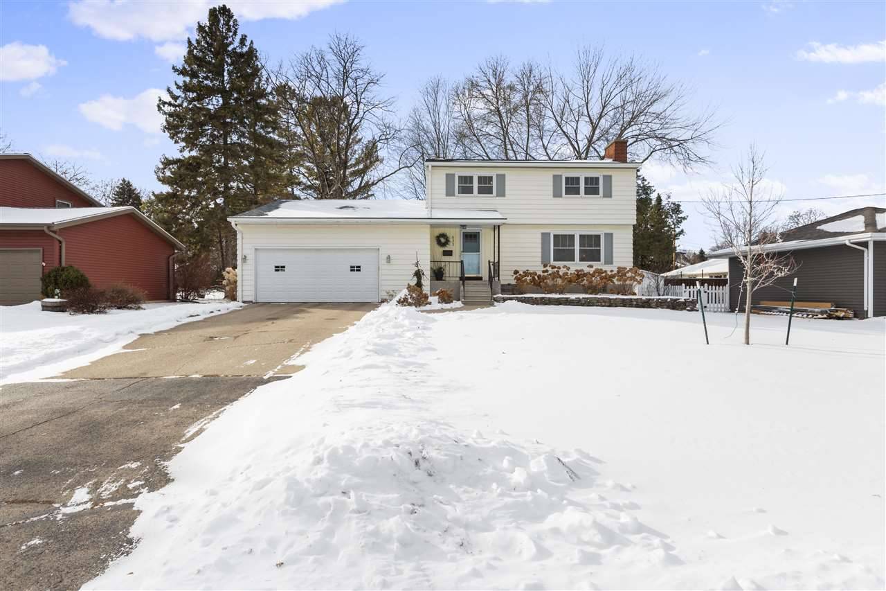 633 BELMONT CT, Neenah, WI 54956-3403