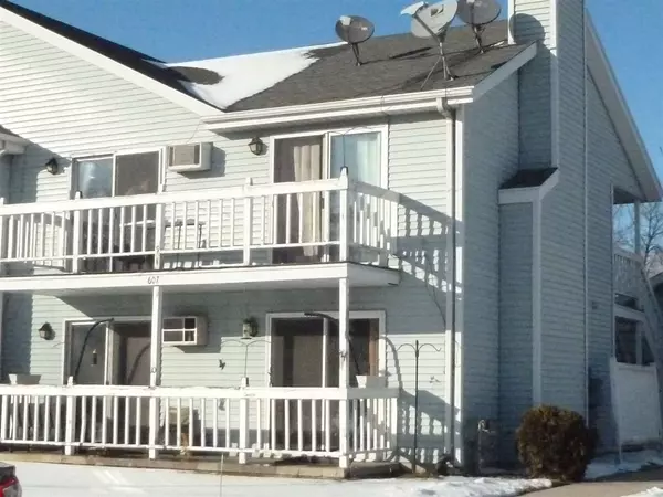 607 ADAMS ST #9, Neenah, WI 54956