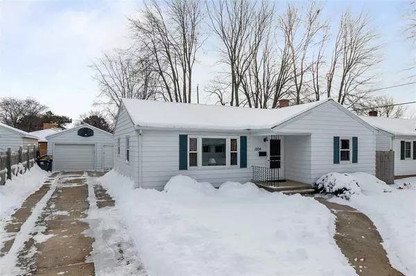 1506 HENRY ST, Neenah, WI 54956-4011