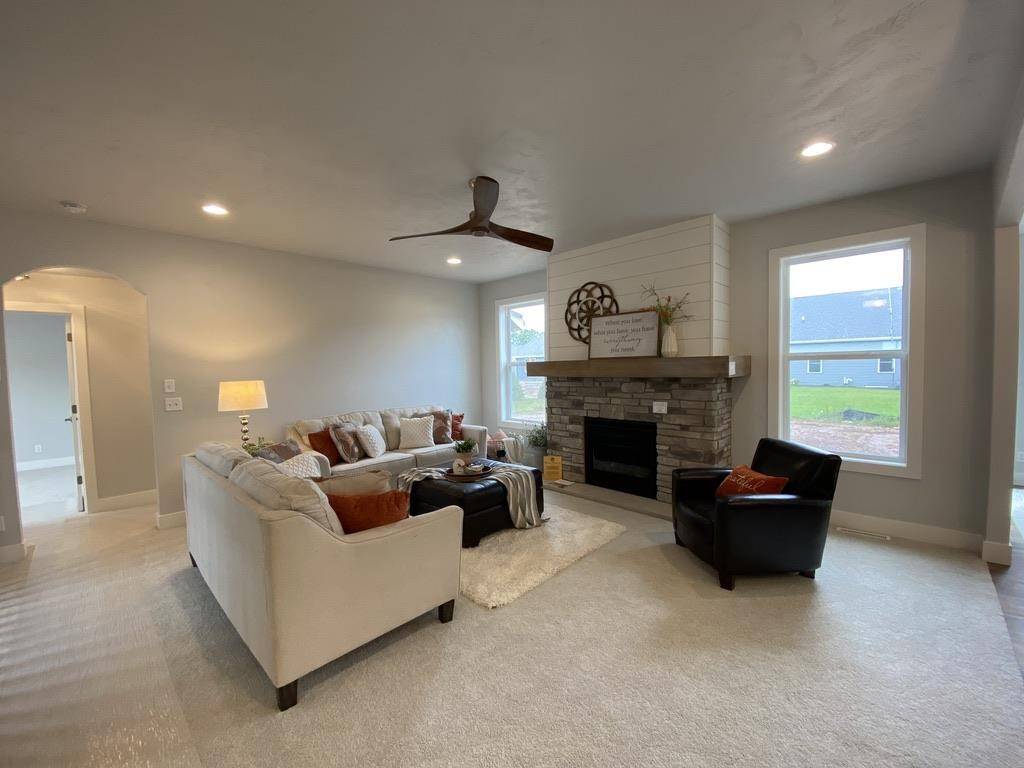 Neenah, WI 54956,2049 S MIMOSA LN