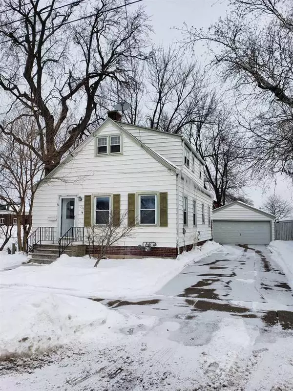 226 E DOTY AVE, Neenah, WI 54956