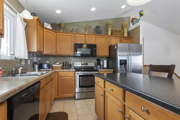 Neenah, WI 54956,1382 HARVEST MOON DR