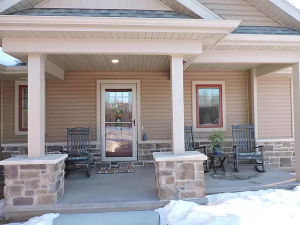 Hortonville, WI 54944,W7535 CROSS COUNTRY LN