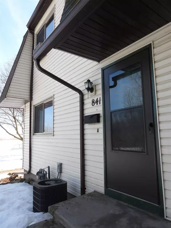841 KAY KOURT, Neenah, WI 54956