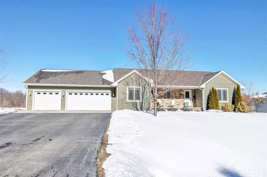 3335 MILL RD, Greenleaf, WI 54126