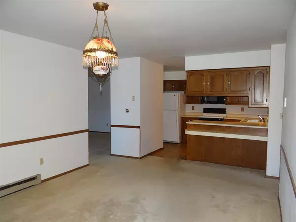 Neenah, WI 54956,940 BABCOCK ST #96