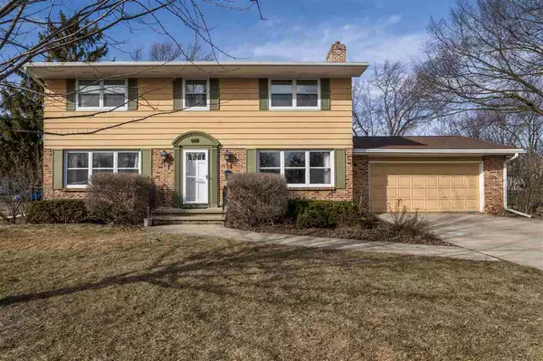 604 CHATHAM CT, Neenah, WI 54956