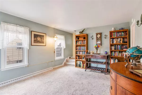 Neenah, WI 54956,749 MAPLE ST