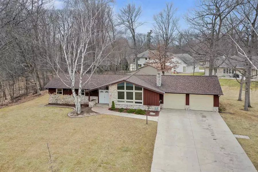 1540 HAPPINESS CIR, Green Bay, WI 54311-6562