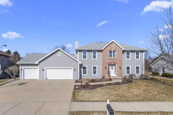 684 YORKSHIRE RD, Neenah, WI 54956