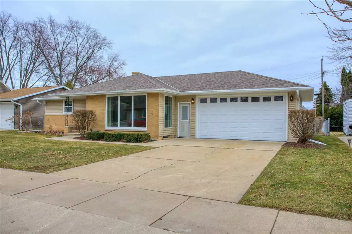 Green Bay, WI 54304-3325,1609 S ONEIDA ST