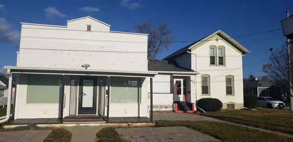 636 S COMMERCIAL ST, Neenah, WI 54956