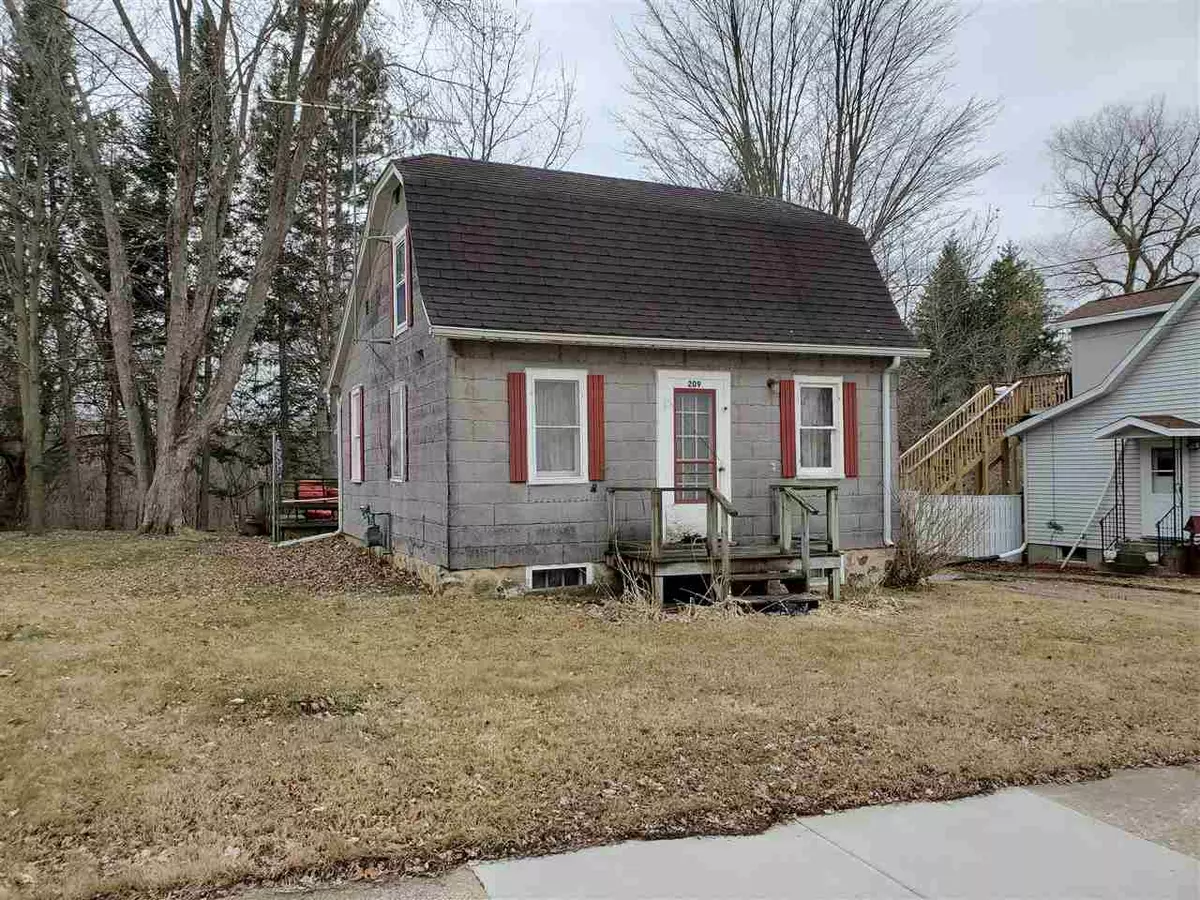 Tigerton, WI 54486-9779,209 PINE ST