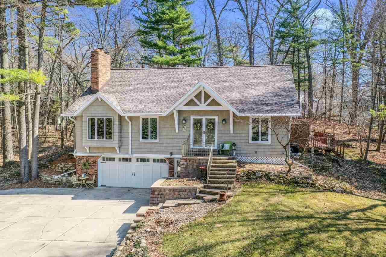 121 LITTLE SWISS PL, Green Bay, WI 54302-4924