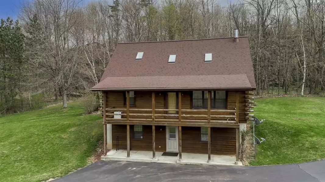 2122 SCHOOL RD, Greenleaf, WI 54126-9225