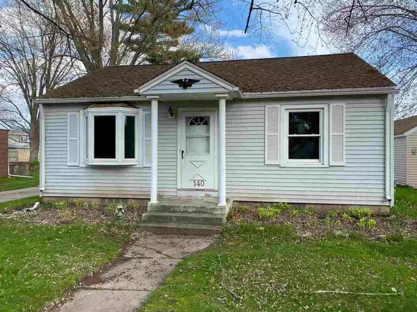 140 ROBERT ST, Clintonville, WI 54929-1313