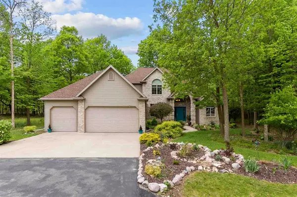 773 TERRA COTTA DR, Neenah, WI 54956