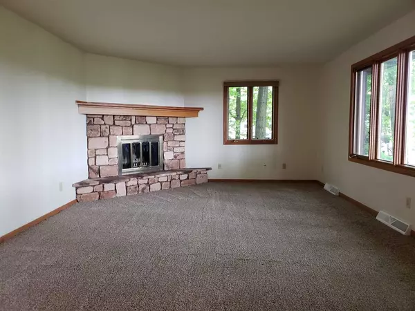 Neenah, WI 54956,8382 N CLAYTON AVE