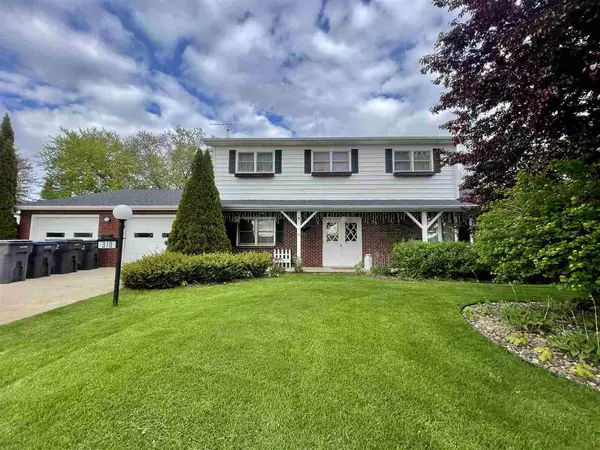 310 GREELEY ST, Berlin, WI 54923