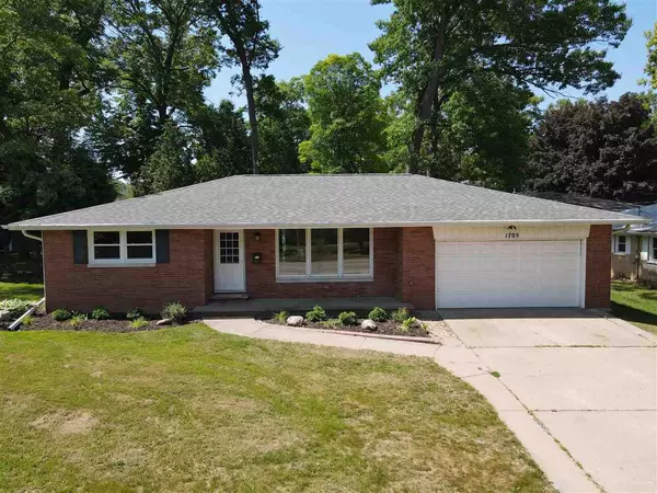 1705 9TH ST, Green Bay, WI 54304-2806