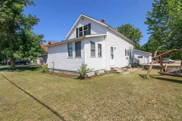 103 S LIBERTY ST, Weyauwega, WI 54983