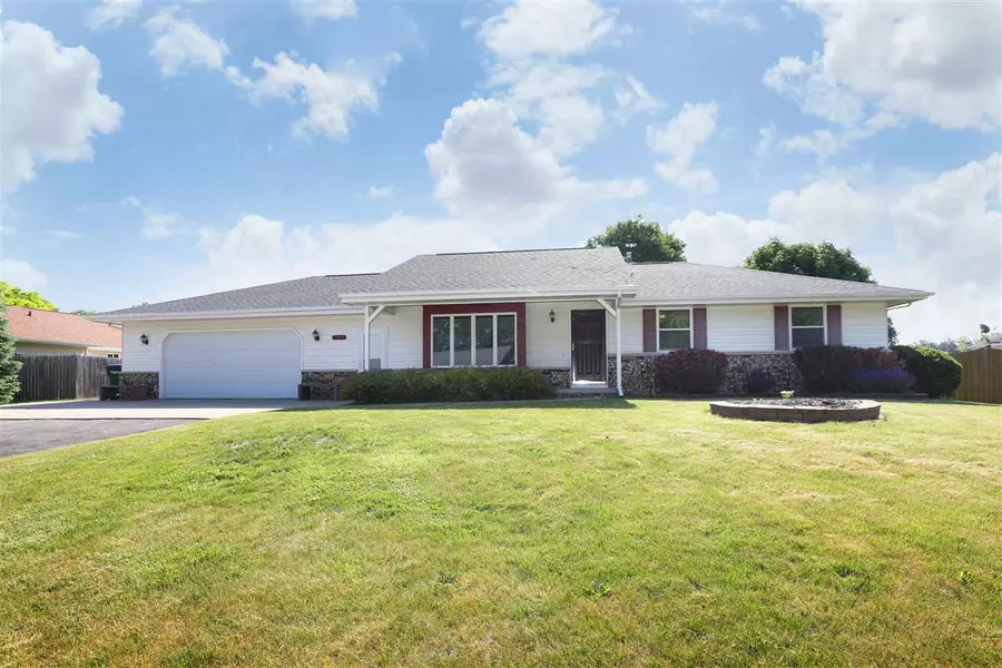 2940 N BLUEMOUND DR, Appleton, WI 54914