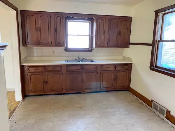 Neenah, WI 54956,141 HAZEL ST
