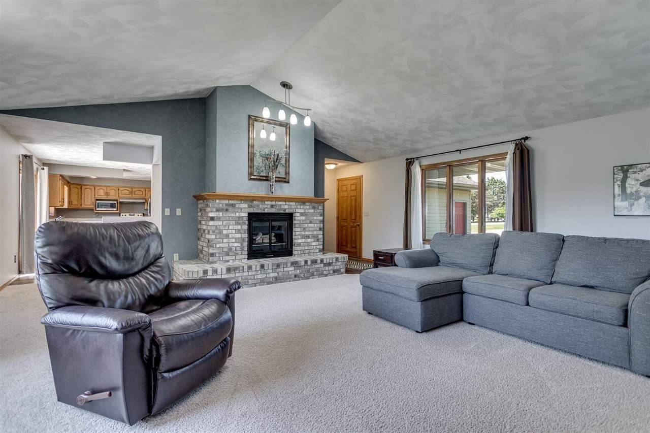 Neenah, WI 54956,1027 MILL POND LN